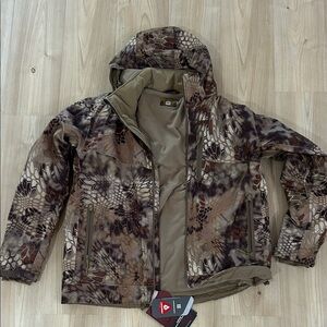 Kryptek Camo Hooded Softshell Jacket in Brown/Tan
